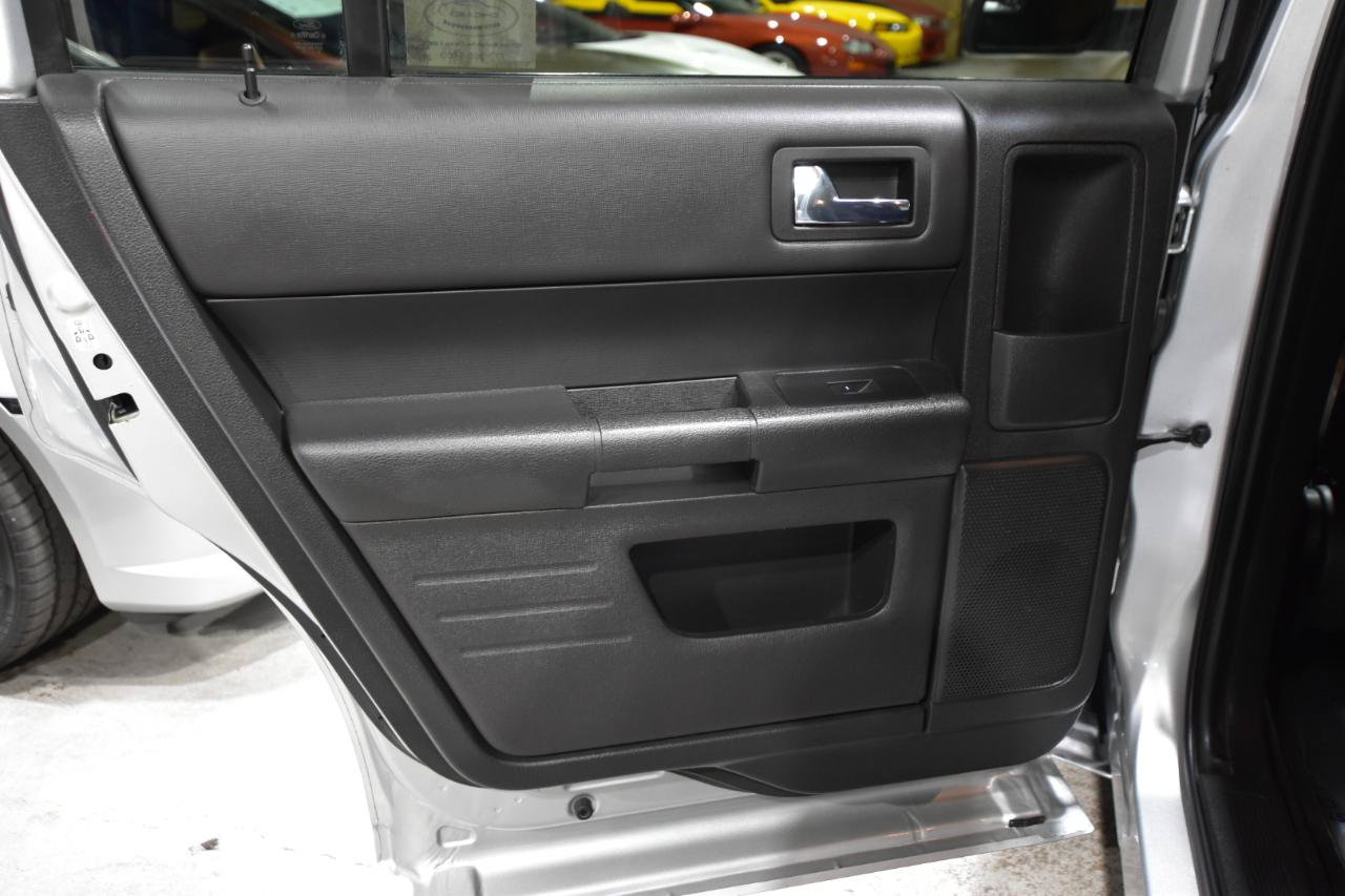 Used 2019 Ford Flex SE FWD image 27