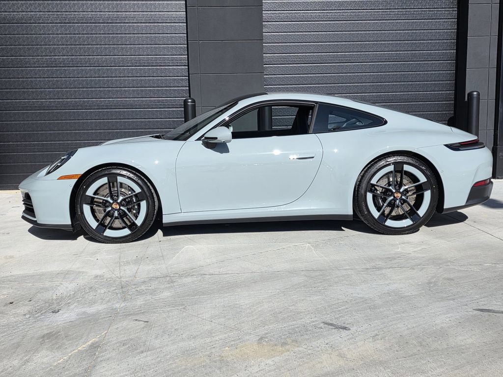 New 2026 Porsche 911 Carrera 4S image 2