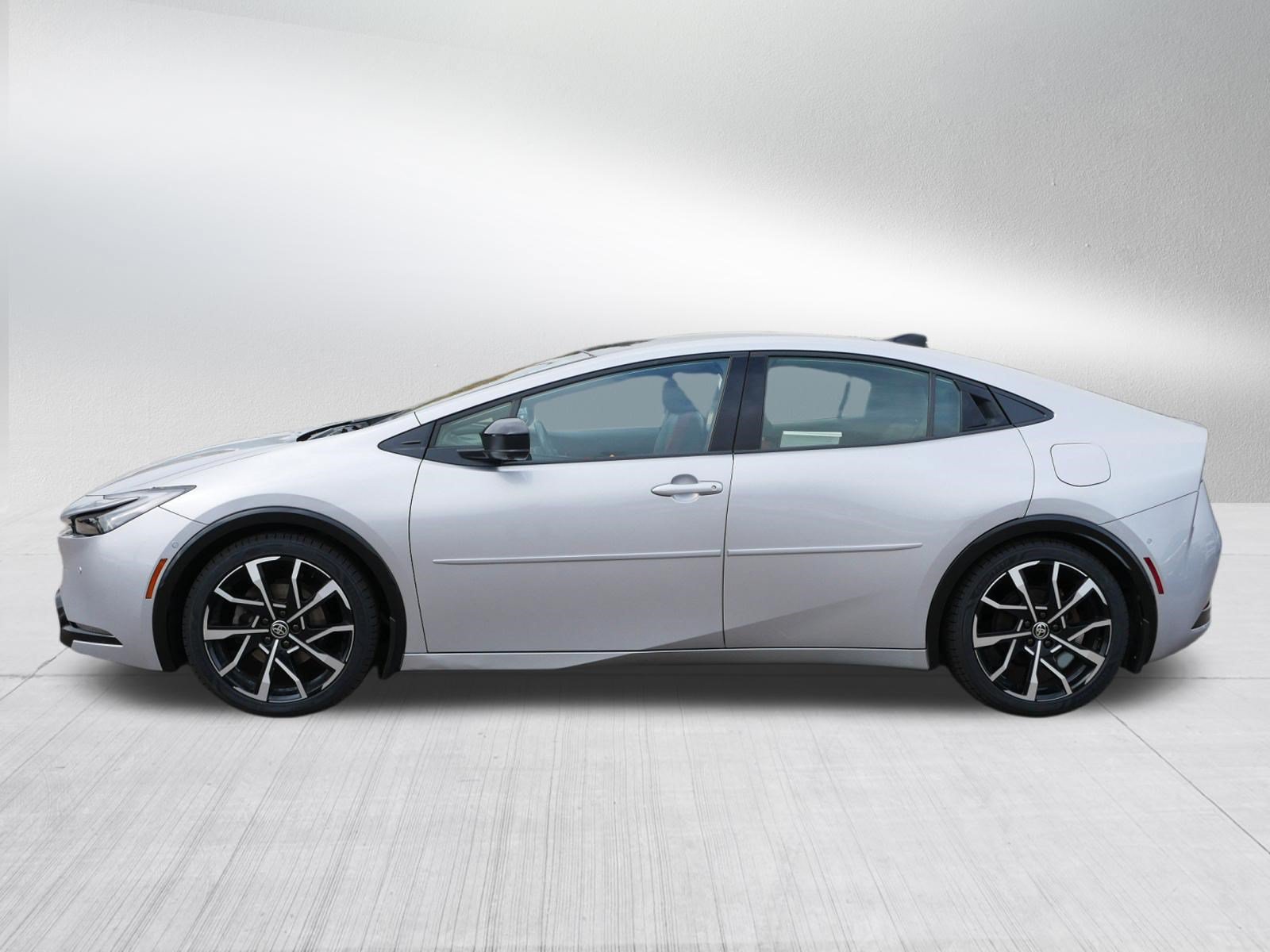 Used 2024 Toyota Prius Prime Premium w/ Advanced Technology Package FWD image 4