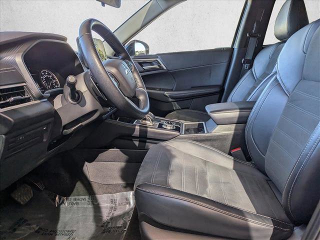 Used 2024 Mitsubishi Outlander SE image 11