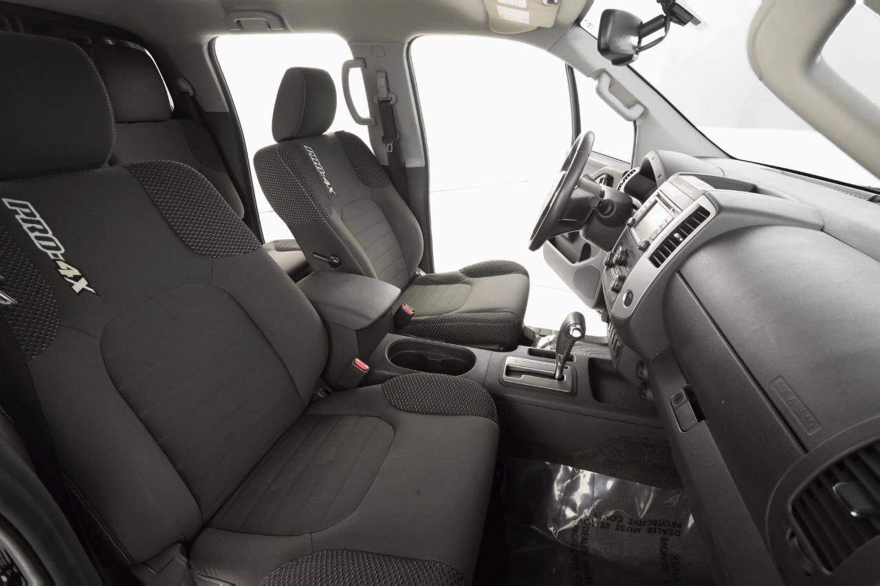 Used 2015 Nissan Frontier PRO-4X image 25