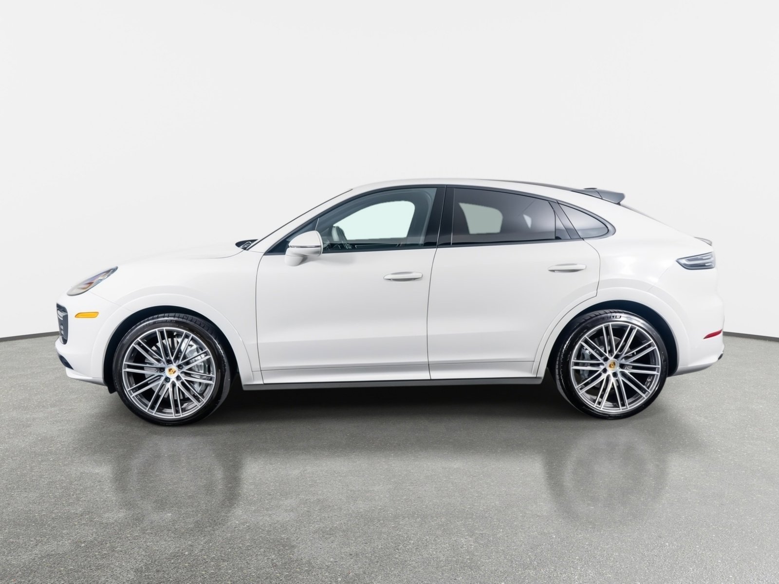 Used 2022 Porsche Cayenne Turbo image 16