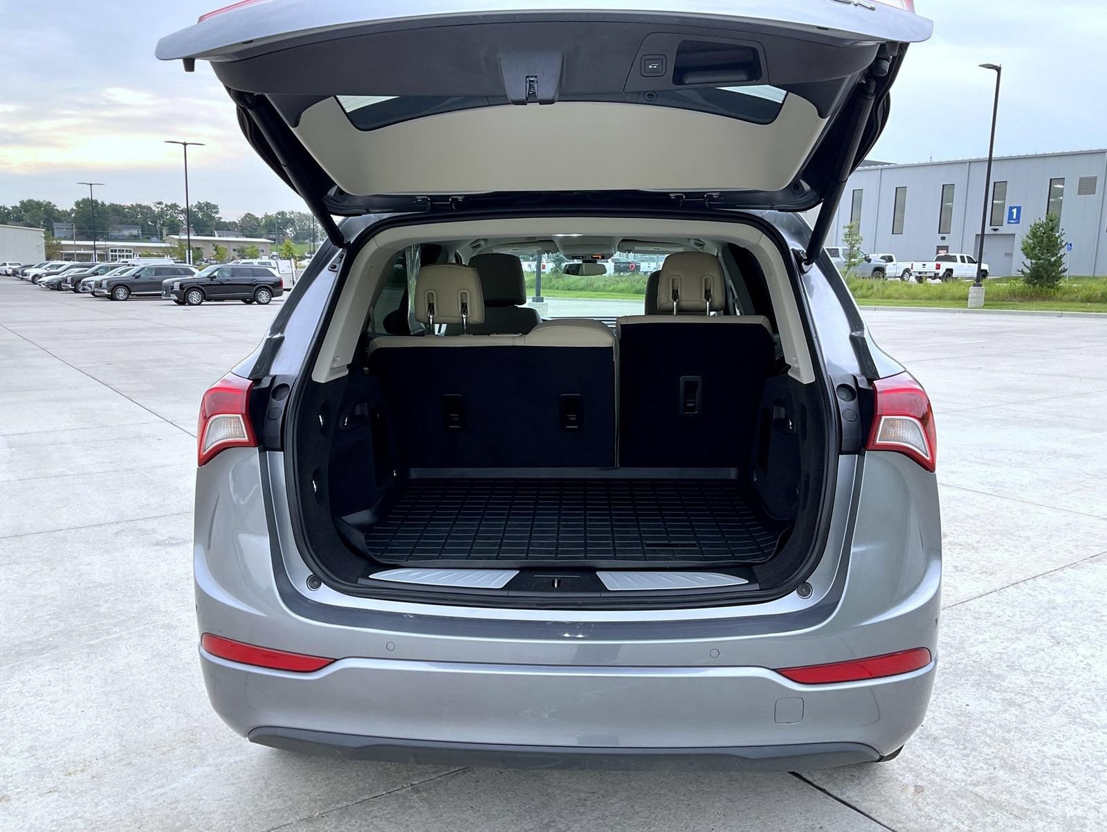 Used 2020 Buick Envision Essence FWD image 9