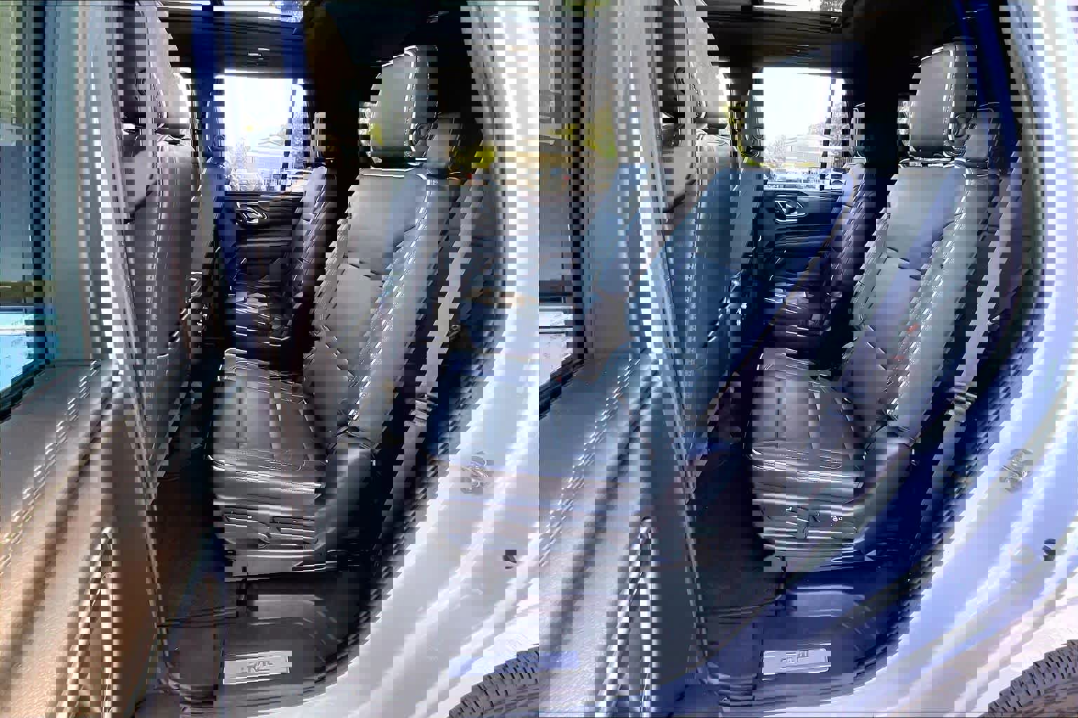 Used 2021 GMC Yukon SLT w/ SLT Premium Package image 21