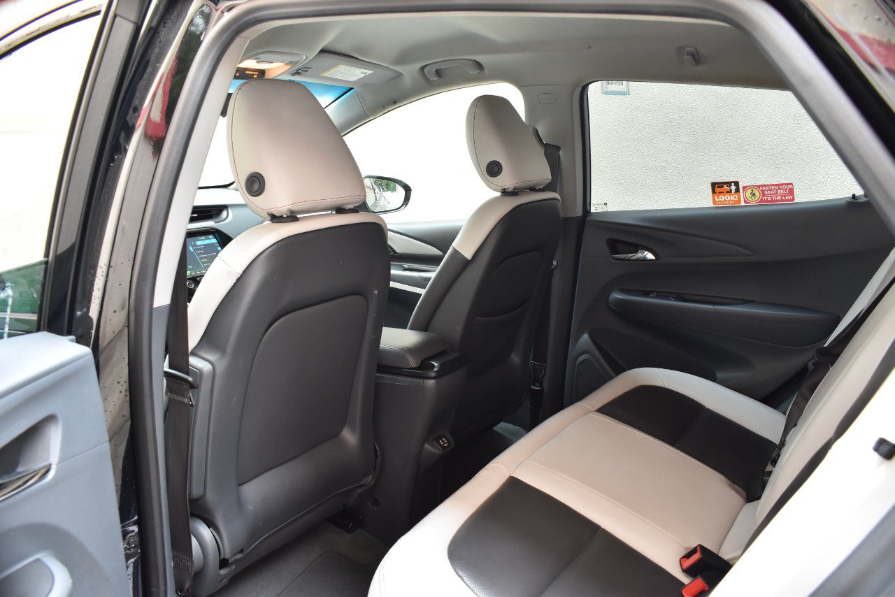 Used 2020 Chevrolet Bolt Premier w/ Infotainment Package FWD image 20