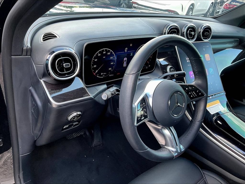 Certified 2025 Mercedes-Benz GLC 300 4MATIC image 4