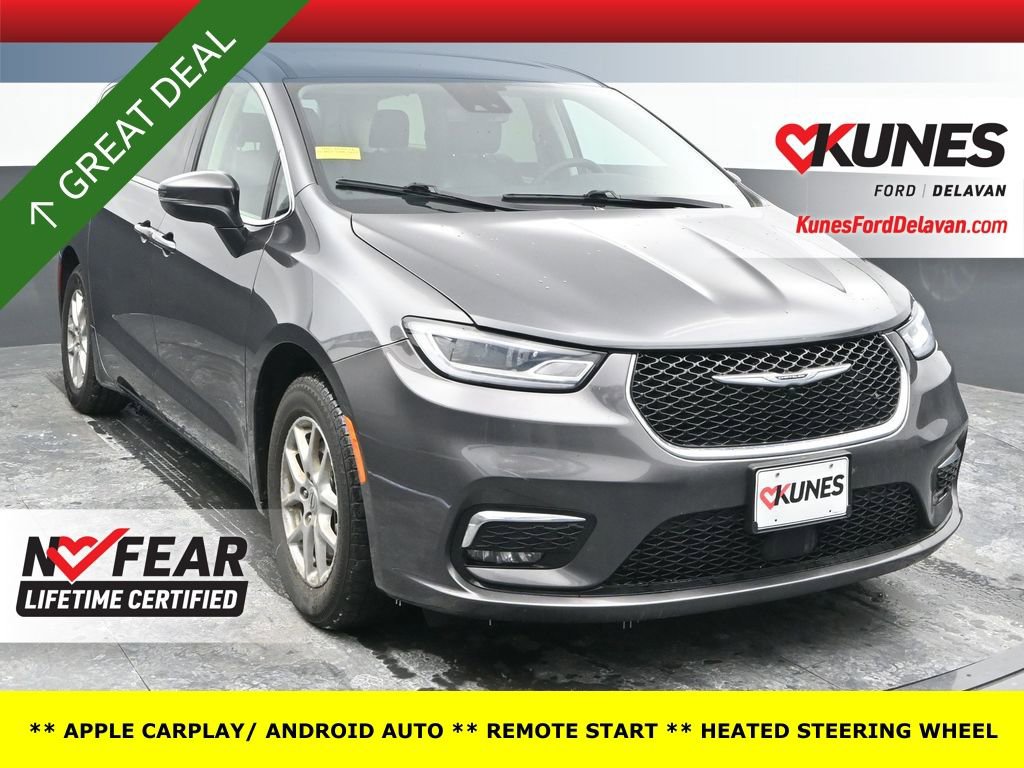 Used 2023 Chrysler Pacifica Touring-L image 1