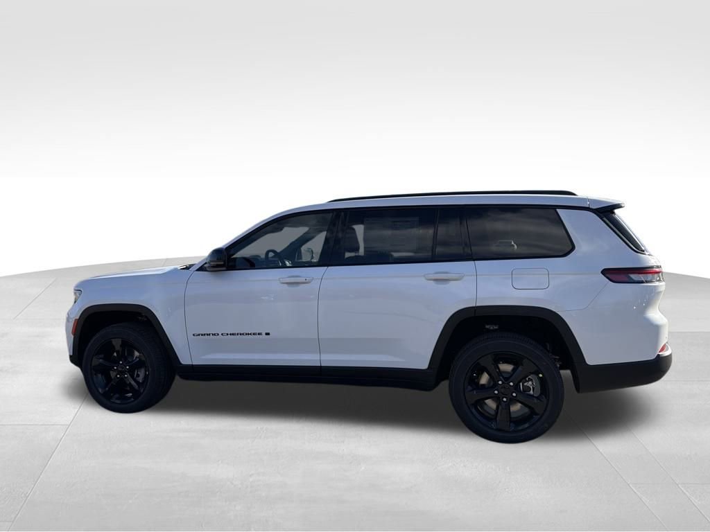 New 2025 Jeep Grand Cherokee L Altitude image 5