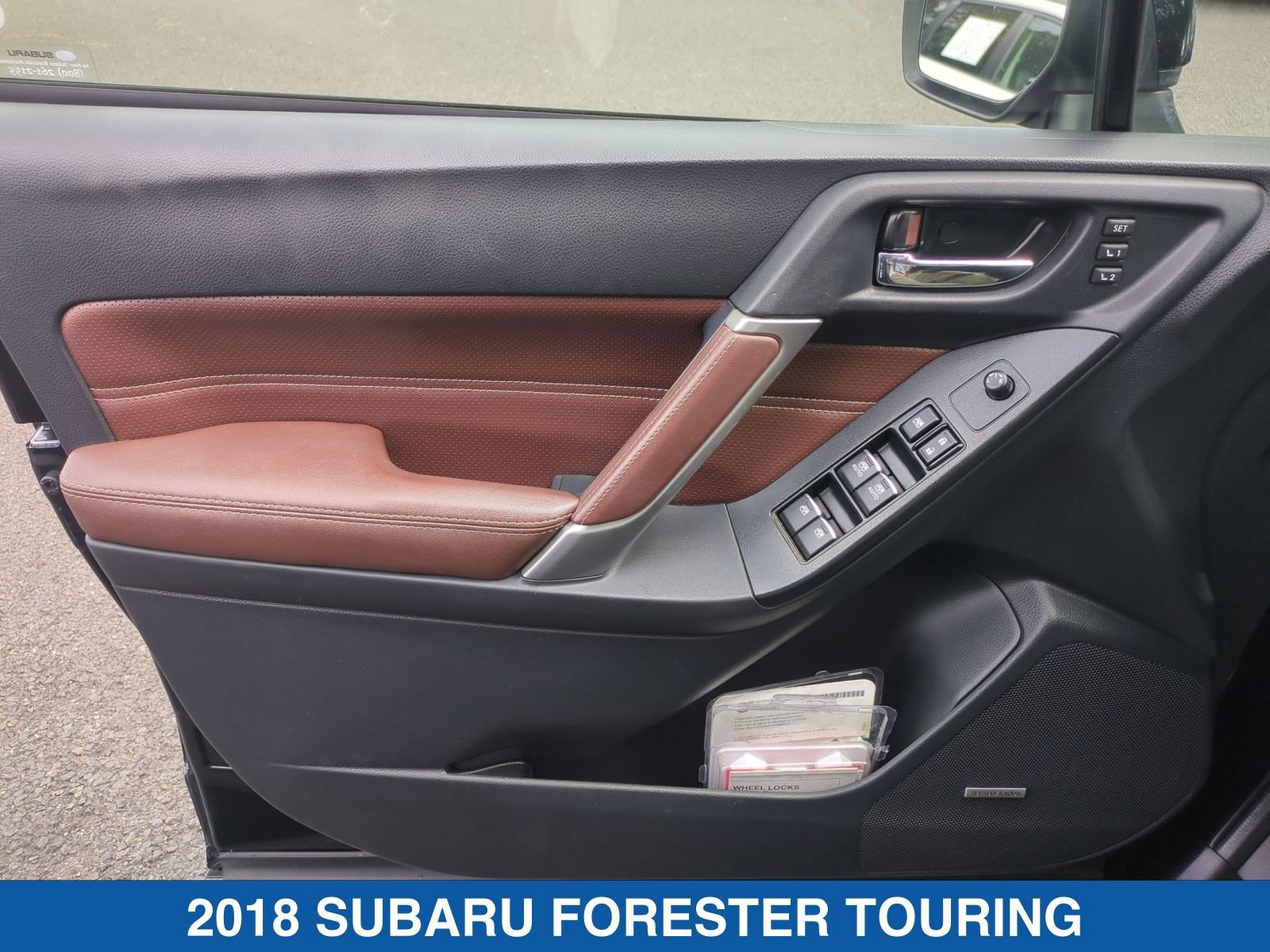 Used 2018 Subaru Forester 2.5i Touring AWD/4WD image 12