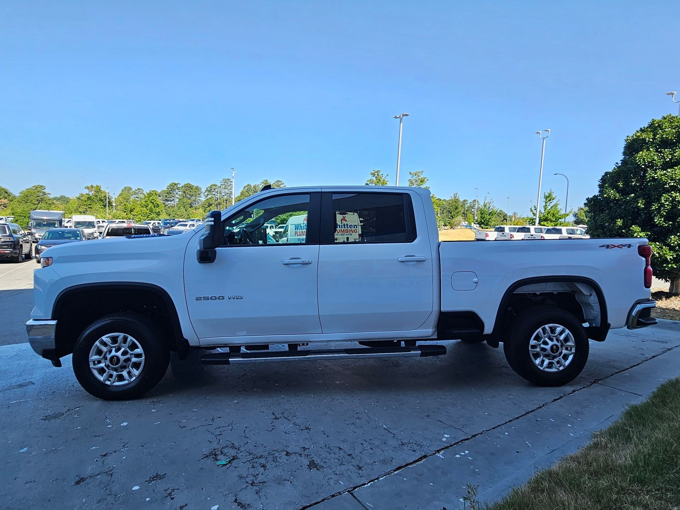 Used 2025 Chevrolet Silverado 2500 LT w/ Convenience Package AWD/4WD image 4
