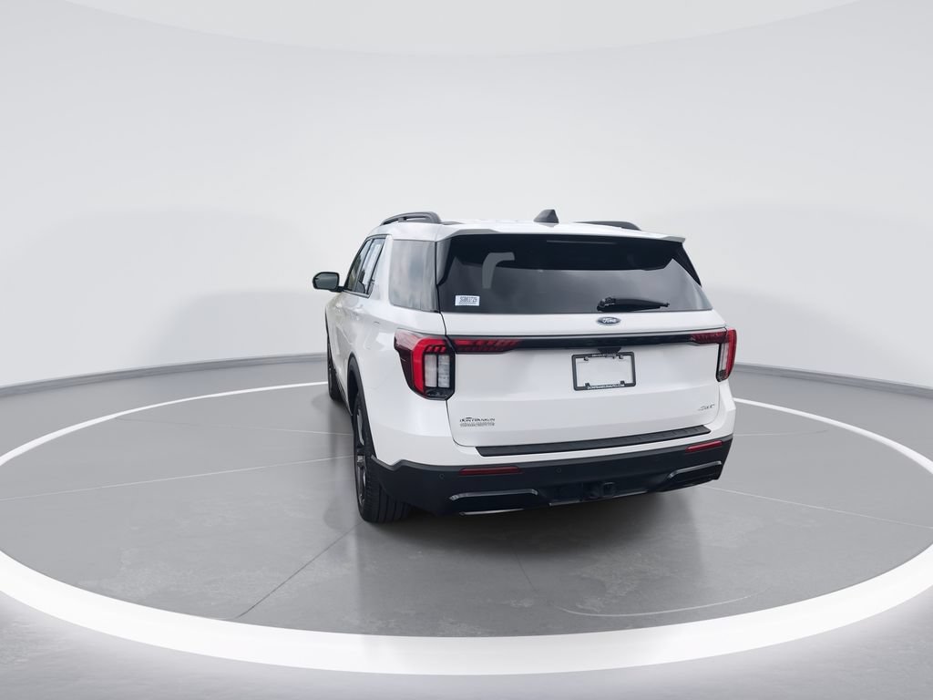 Used 2025 Ford Explorer ST-Line w/ ST-Line Street Pack AWD/4WD image 7