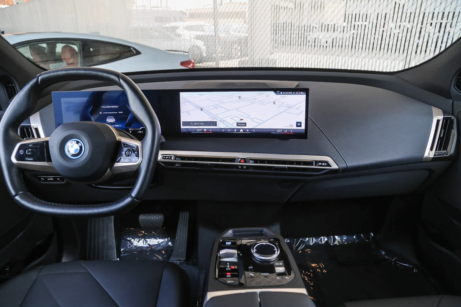 Used 2025 BMW iX xDrive50 image 9