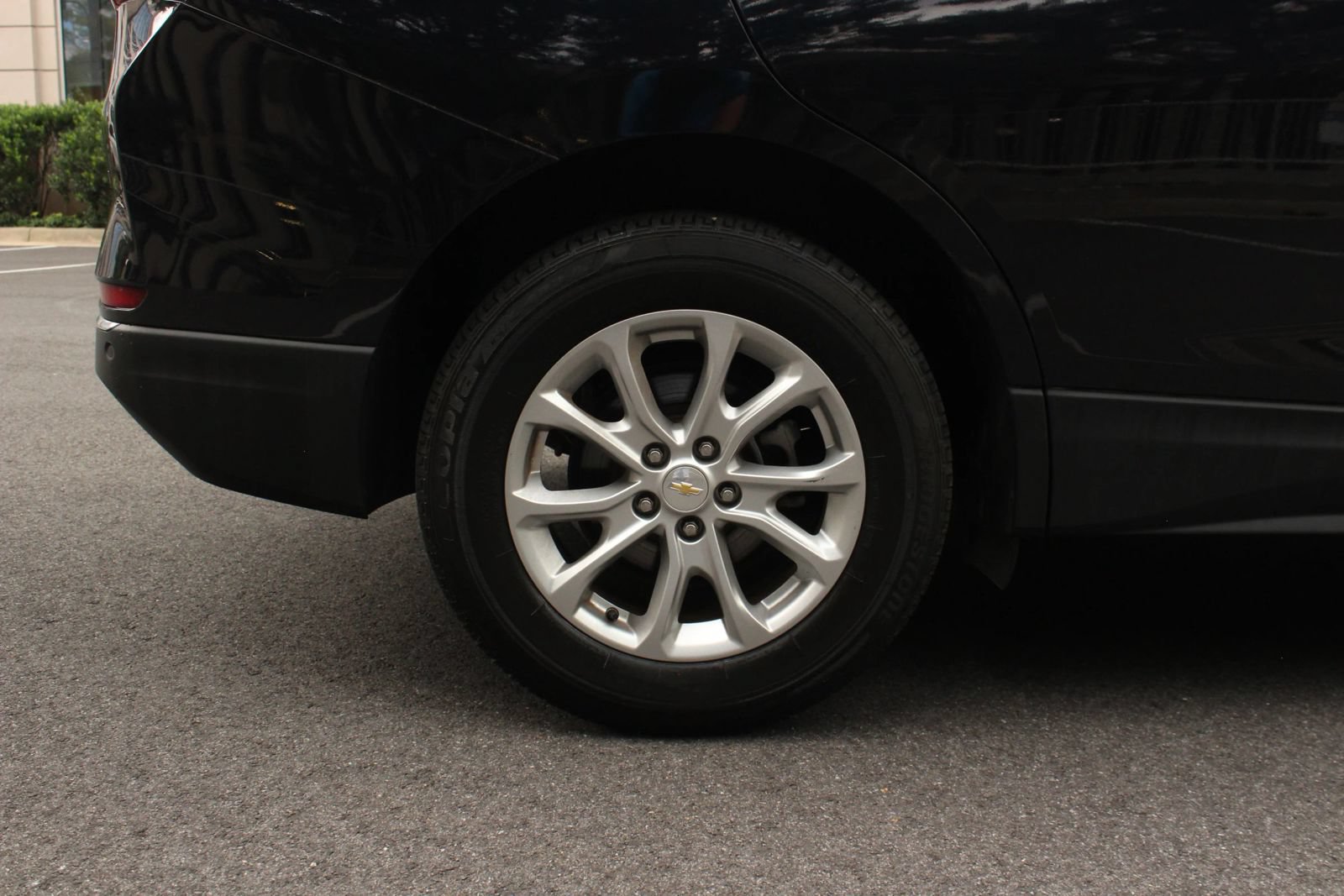 Used 2020 Chevrolet Equinox LT w/ LPO, Floor Liner Package AWD/4WD image 5