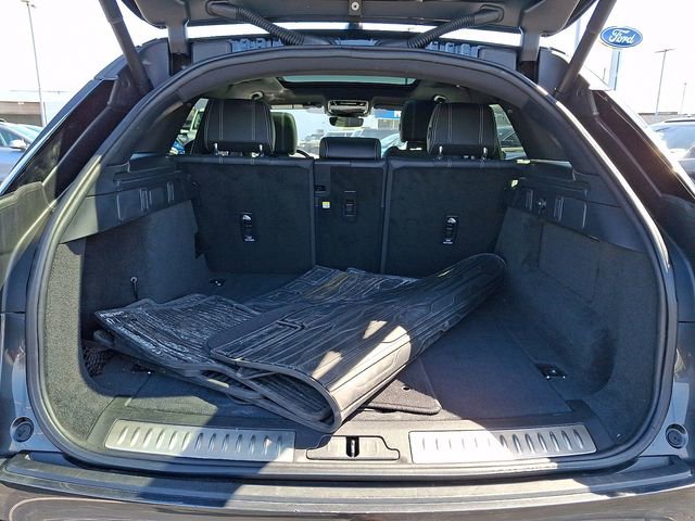 Used 2021 Land Rover Range Rover Velar R-Dynamic S image 29