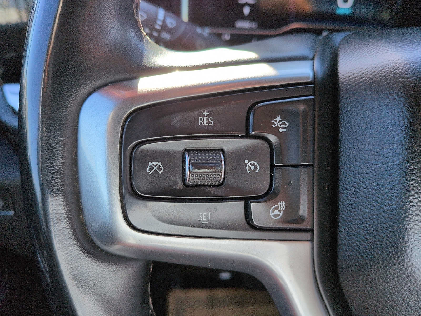 Used 2024 Chevrolet Silverado 3500 LT w/ Convenience Package AWD/4WD image 18