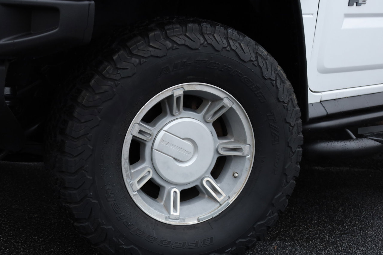 Used 2003 HUMMER H2 w/ Preferred Equipment Group image 20