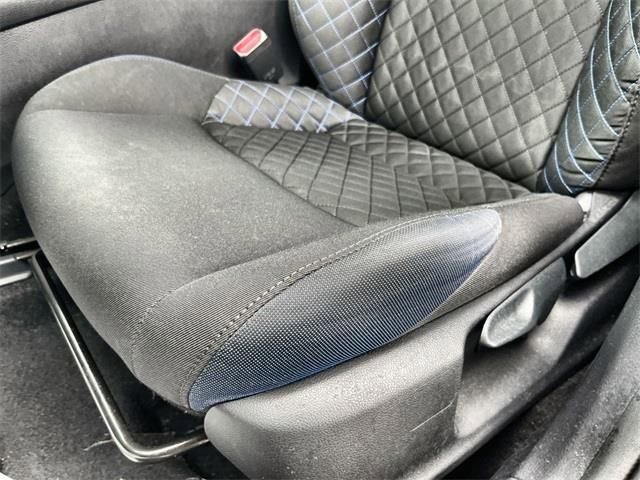 Used 2022 Toyota C-HR XLE image 21