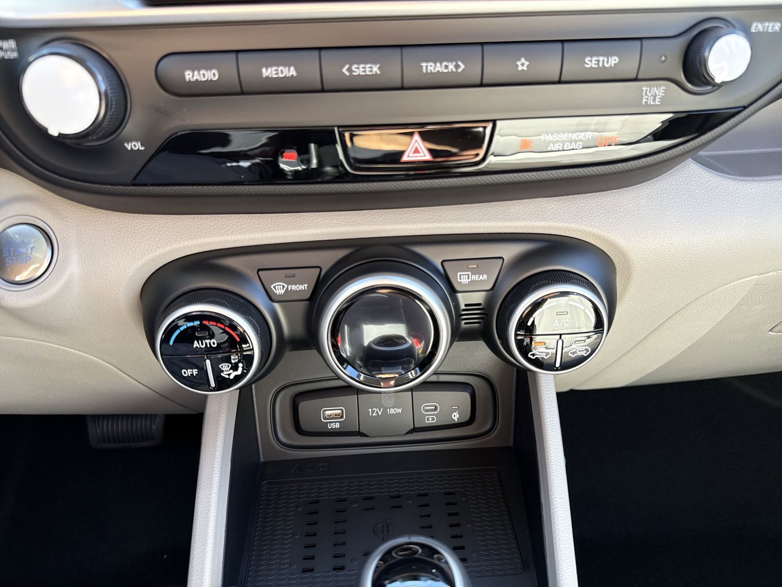 New 2026 Hyundai Venue SEL FWD image 18
