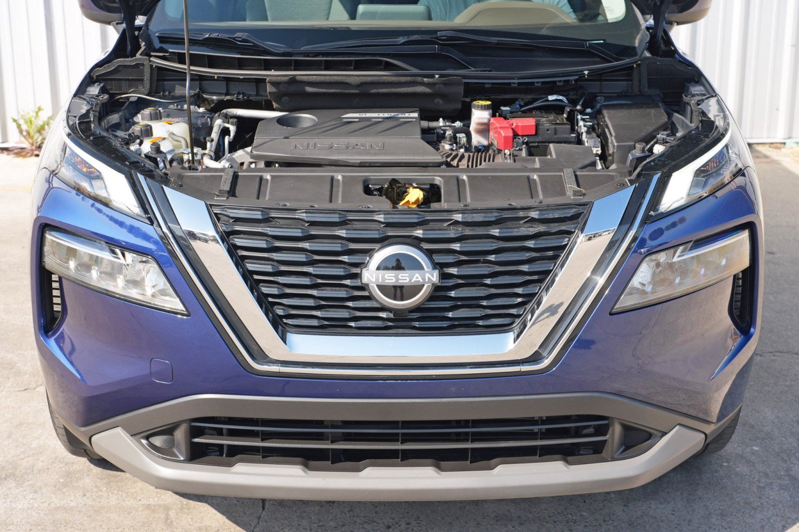 Used 2023 Nissan Rogue SV FWD image 7