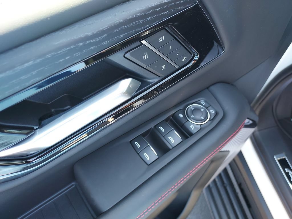 New 2026 GMC Yukon XL AT4 Ultimate w/ LPO, Floor Liner Package AWD/4WD image 19