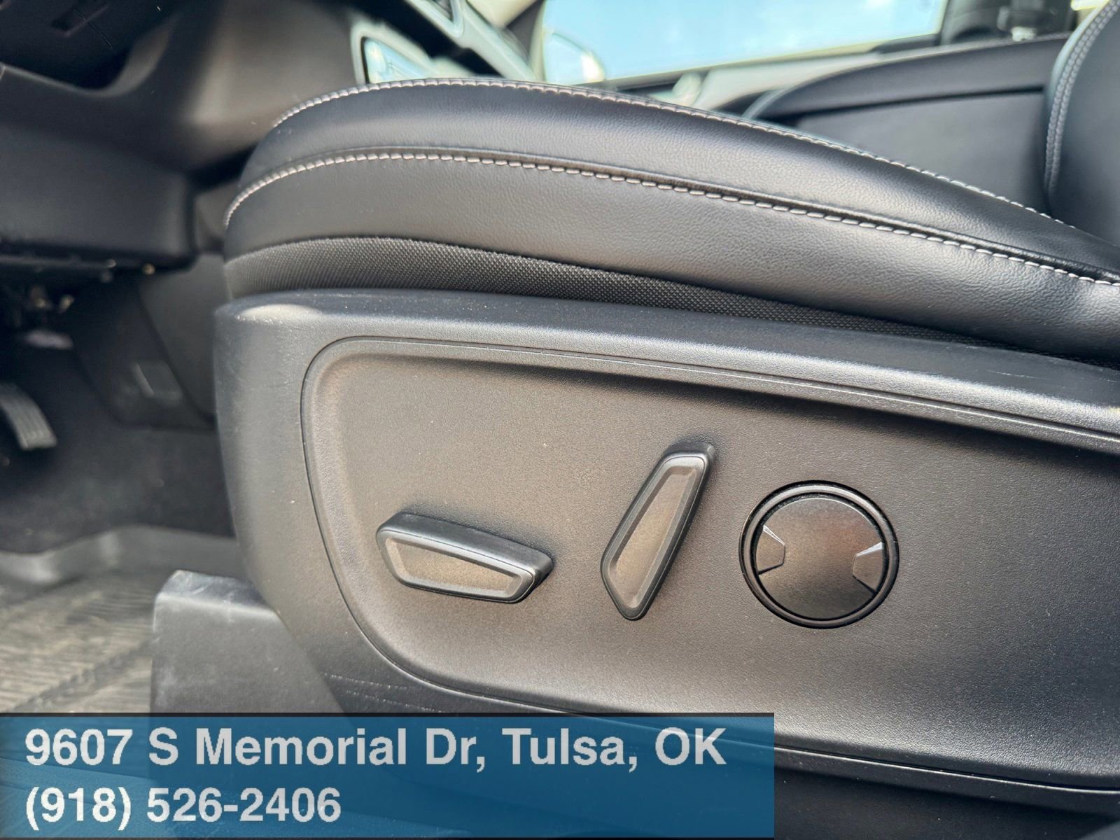 Used 2025 Ford Escape Platinum image 18