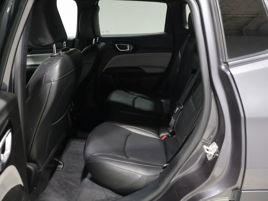 Used 2024 Jeep Compass Limited image 18