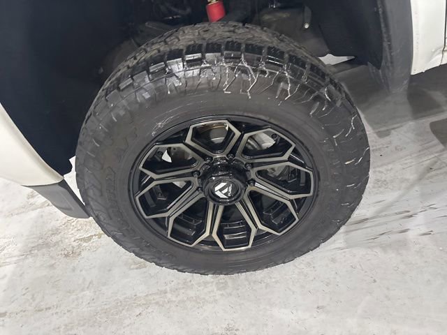 Used 2018 GMC Sierra 2500 Denali w/ Duramax Plus Package AWD/4WD image 39
