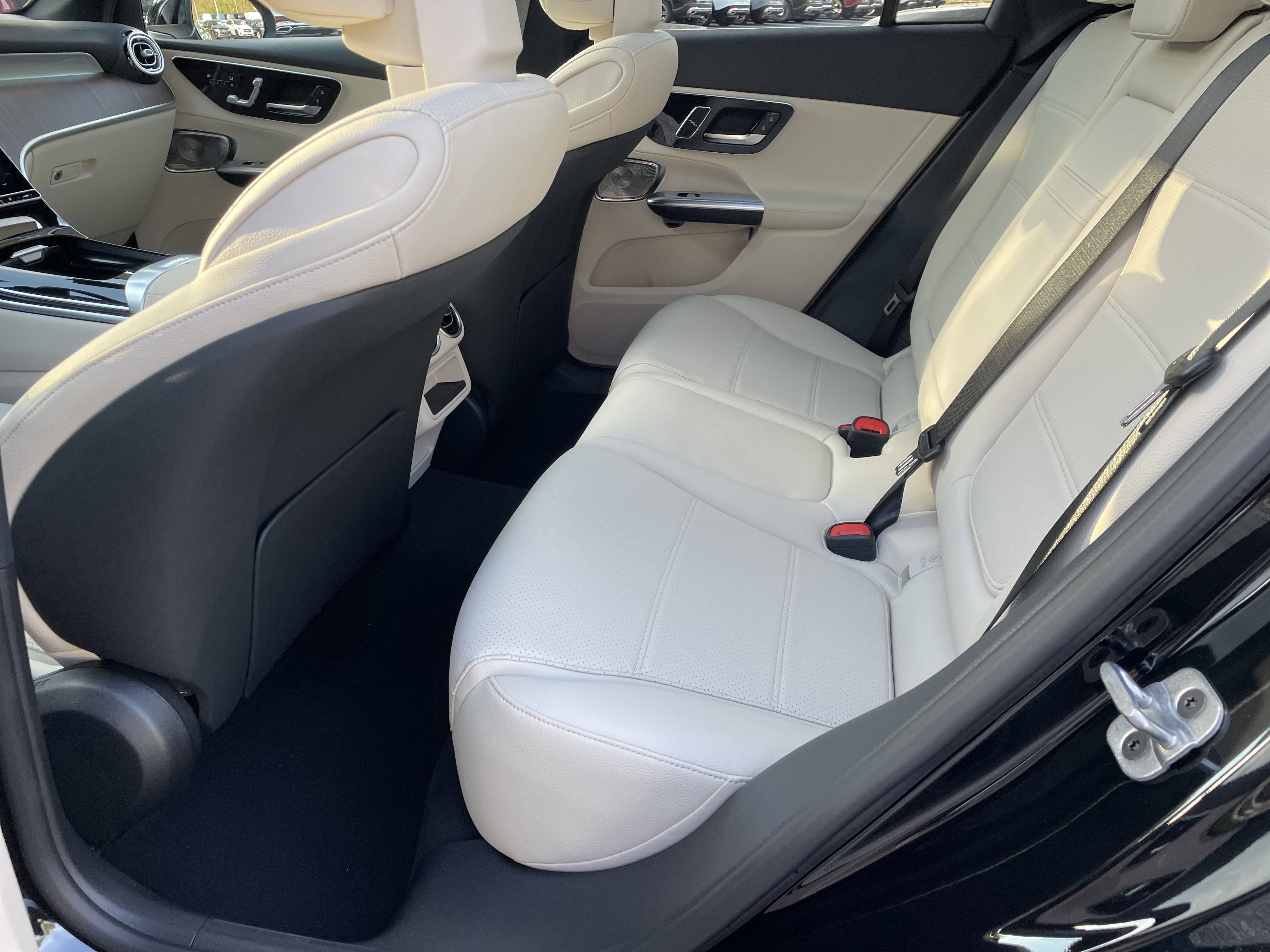 New 2026 Mercedes-Benz GLC 300 image 36
