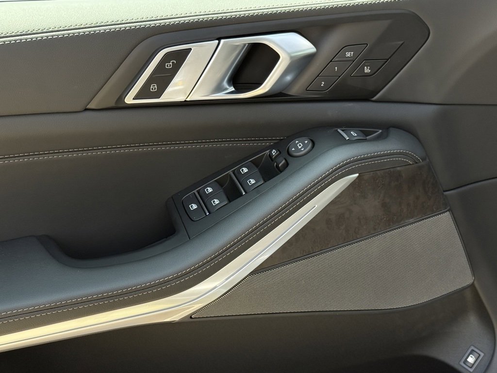 Used 2026 BMW X5 xDrive50e w/ Climate Comfort Package image 15