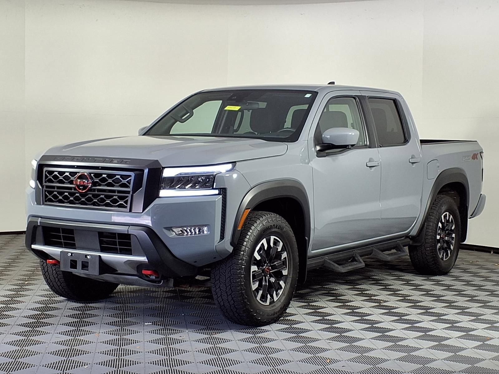 Used 2023 Nissan Frontier PRO-4X w/ Pro Convenience Package AWD/4WD image 3
