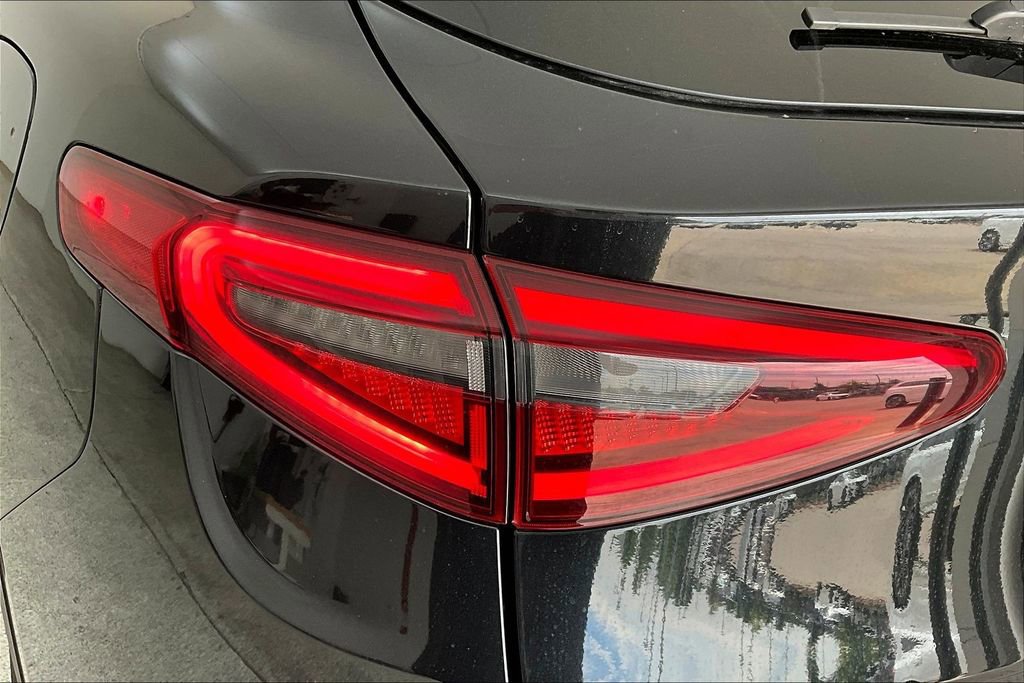 Used 2022 Alfa Romeo Stelvio Sprint image 38