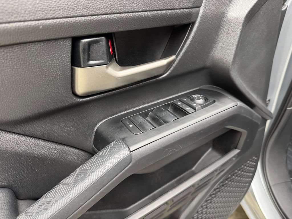 Used 2025 Toyota Tacoma TRD Sport AWD/4WD image 9