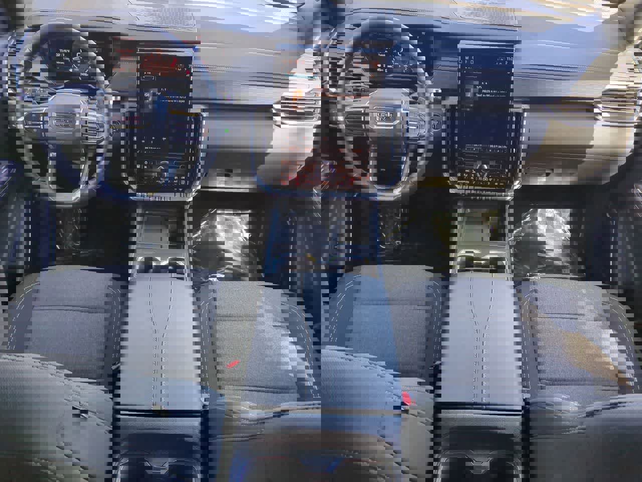 Used 2025 GMC Acadia Elevation image 16