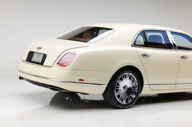 Used 2012 Bentley Mulsanne image 27