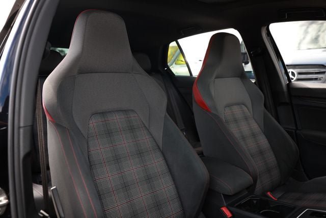Used 2022 Volkswagen GTI SE FWD image 19