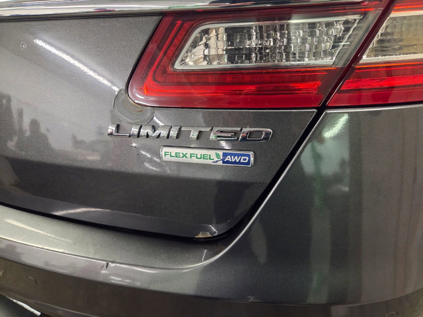 Used 2016 Ford Taurus Limited w/ Equipment Group 301A image 12