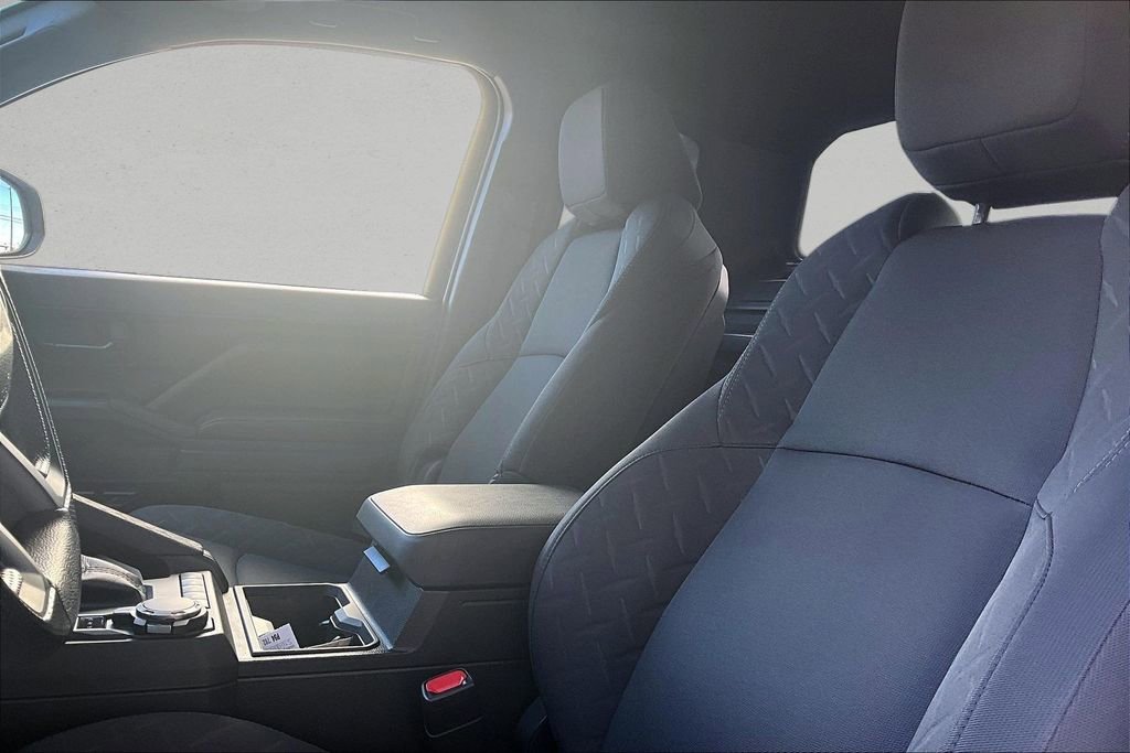 Certified 2025 Toyota Tacoma SR image 18