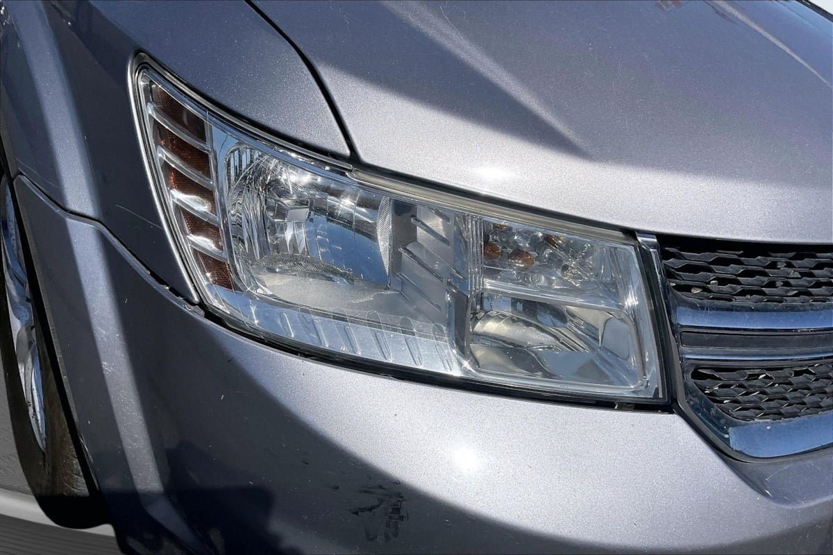 Used 2017 Dodge Journey SXT FWD image 28
