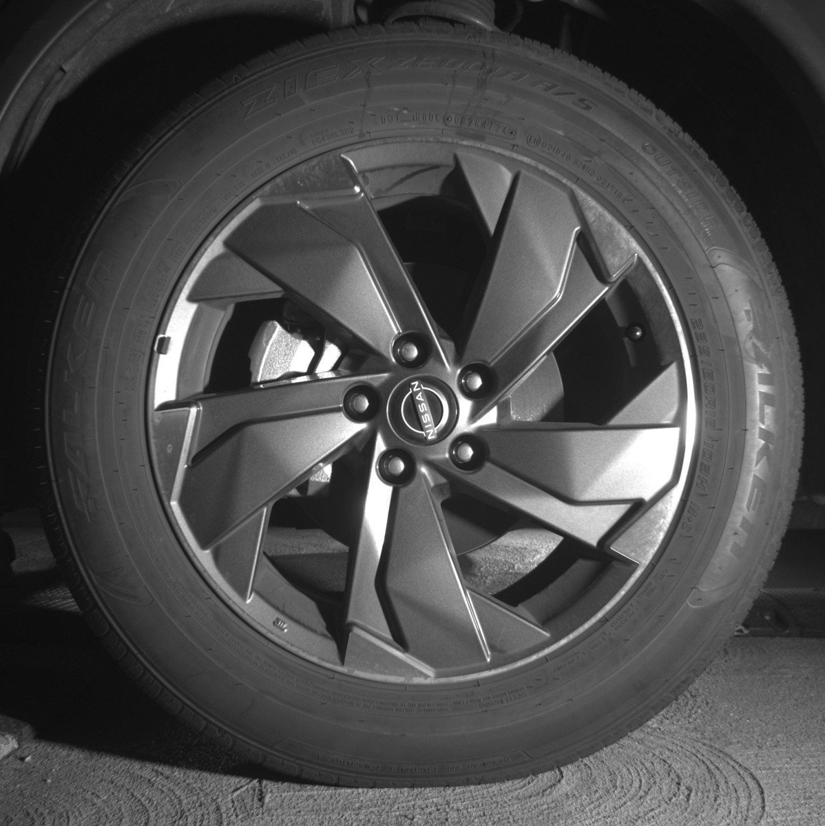 Used 2025 Nissan Rogue SV image 12