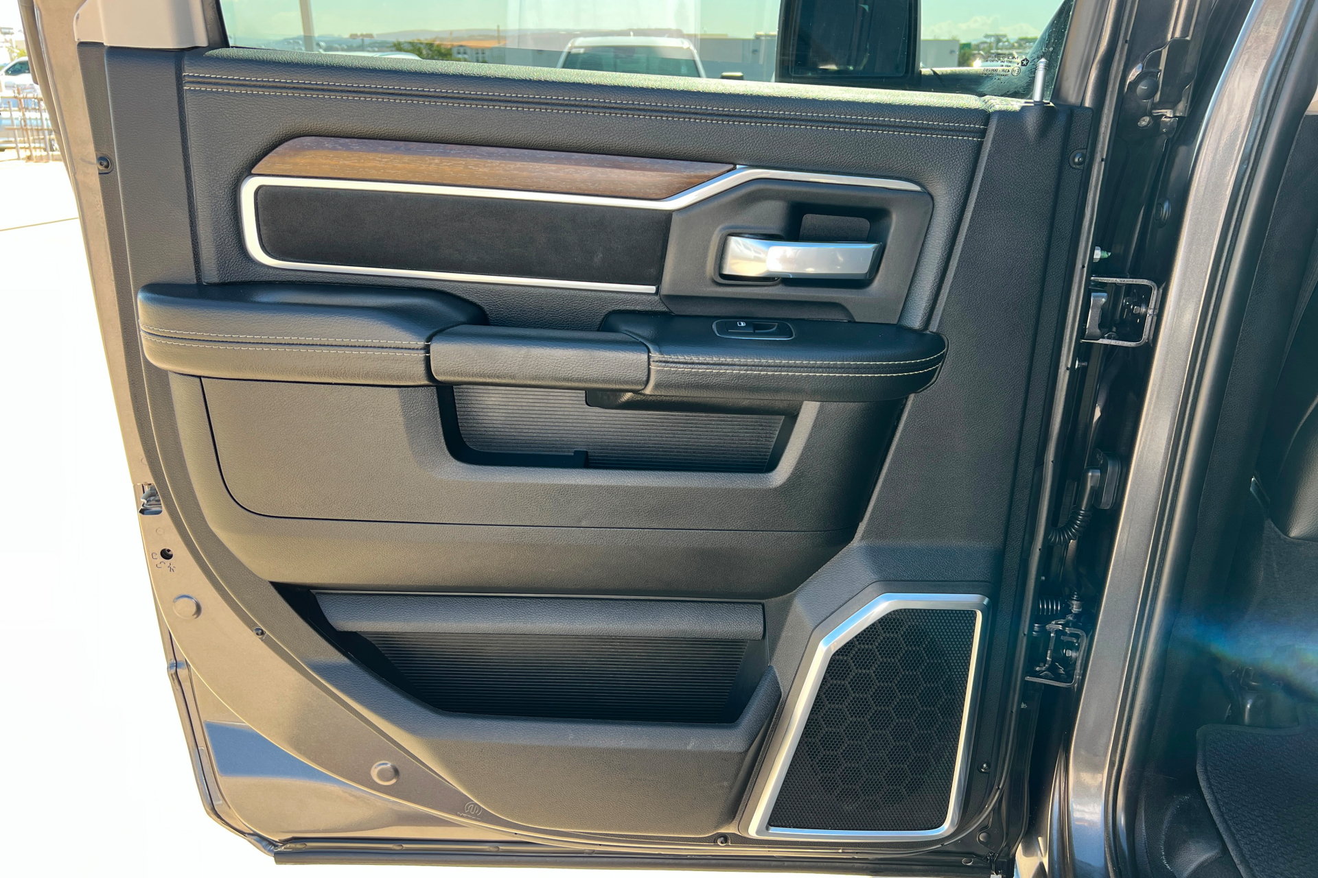 Certified 2024 RAM 2500 Laramie w/ Safety Group AWD/4WD image 18