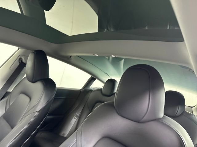 Used 2023 Tesla Model 3 Standard Range image 12