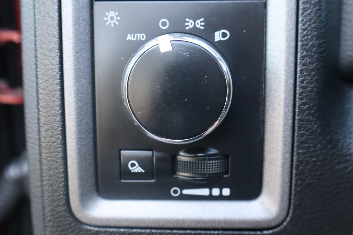 Used 2018 RAM 2500 Tradesman w/ Chrome Appearance Group AWD/4WD image 28