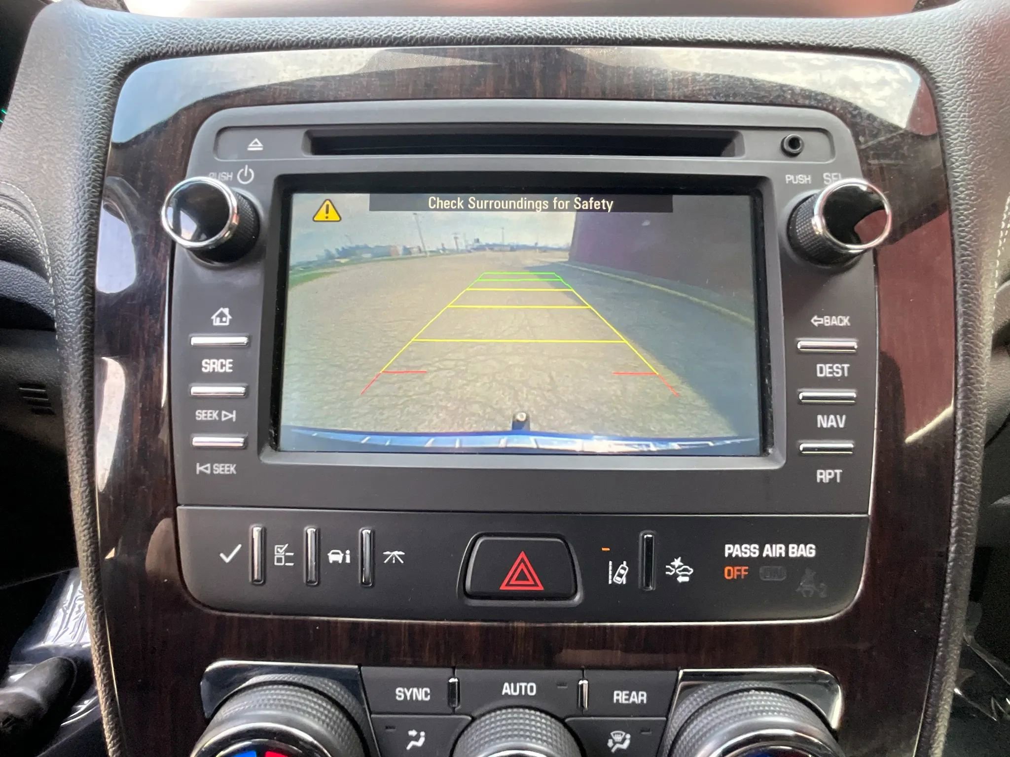 Used 2016 Chevrolet Traverse LTZ AWD/4WD image 39