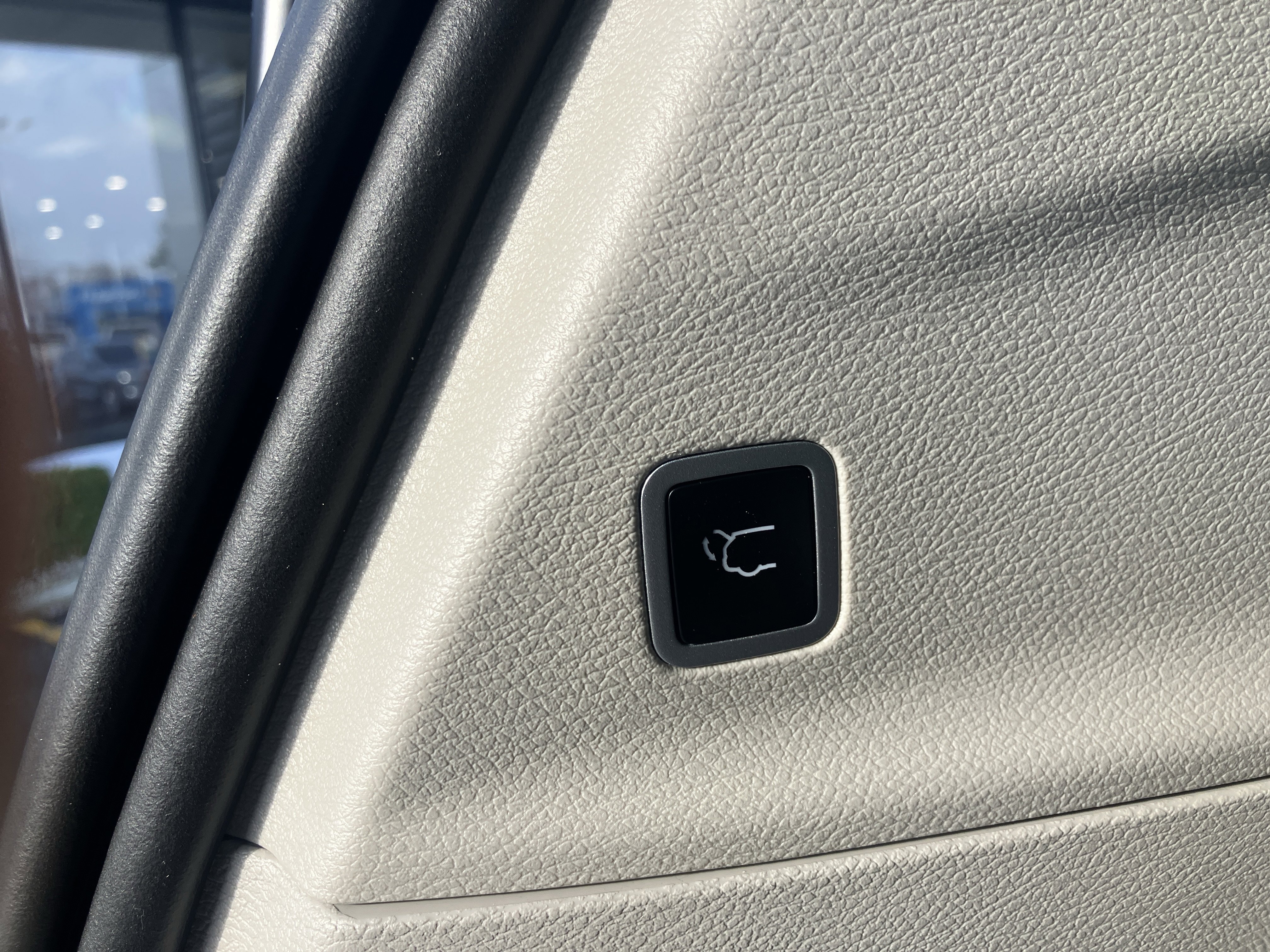 Used 2024 Chrysler Pacifica Touring-L image 14