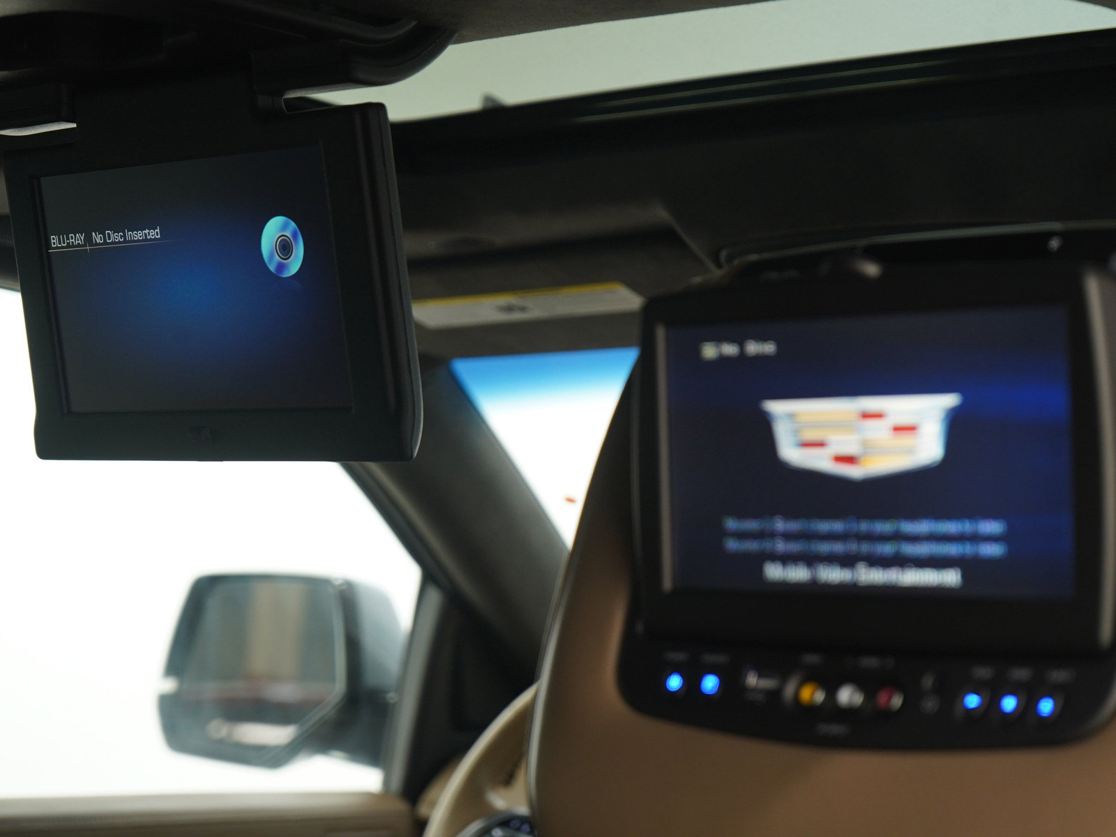 Used 2019 Cadillac Escalade Platinum AWD/4WD image 16