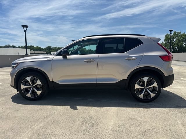 Certified 2023 Volvo XC40 B5 Plus w/ Climate Package AWD/4WD image 4
