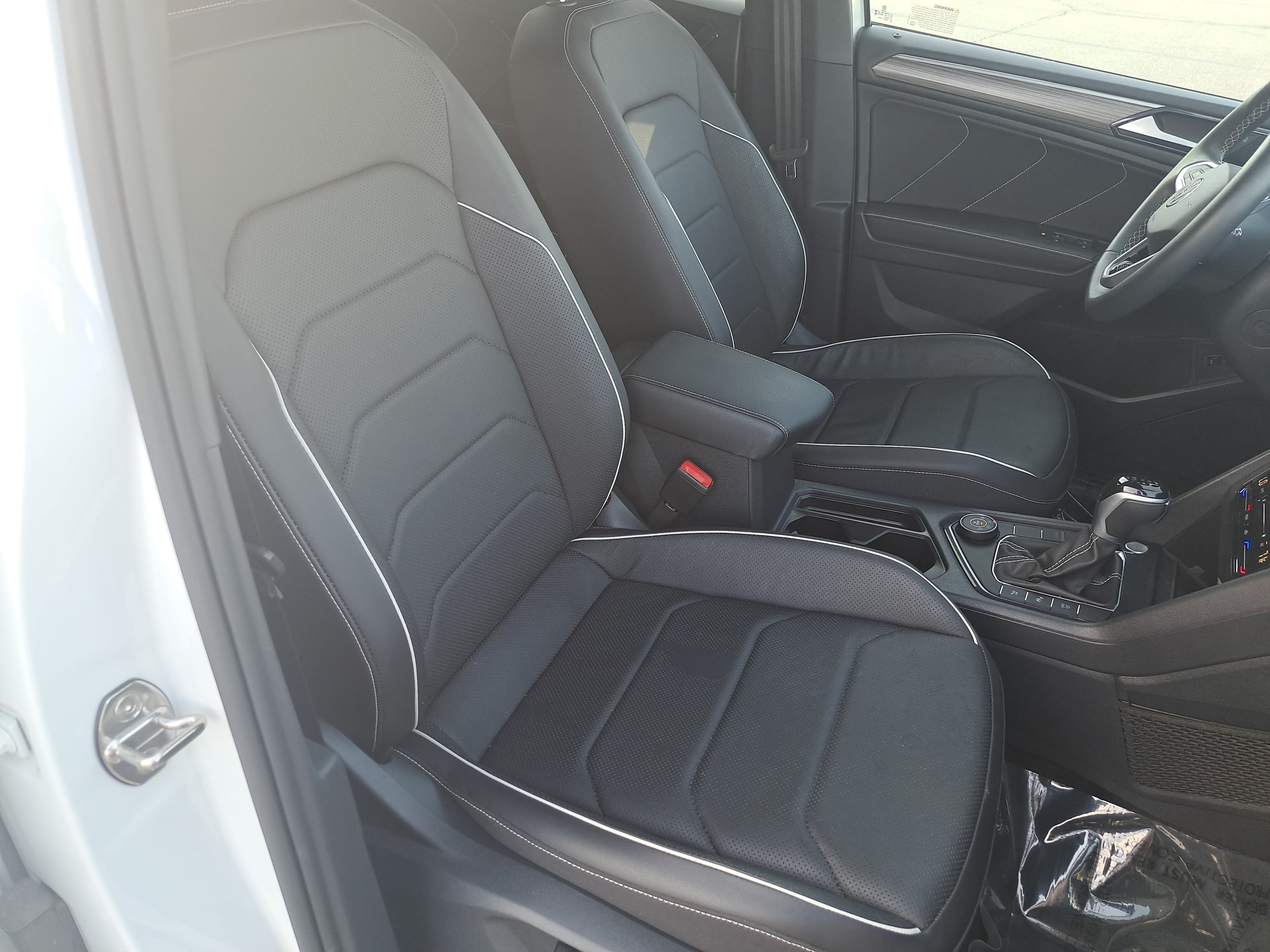 Certified 2023 Volkswagen Tiguan SEL R-Line AWD/4WD image 10