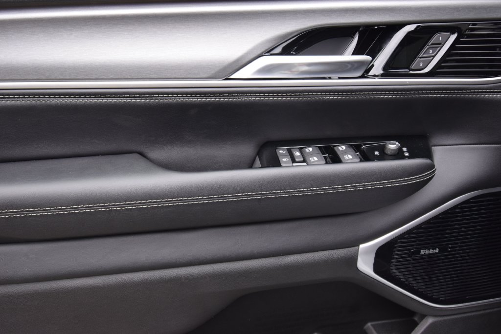 New 2026 Jeep Grand Wagoneer Limited AWD/4WD image 32