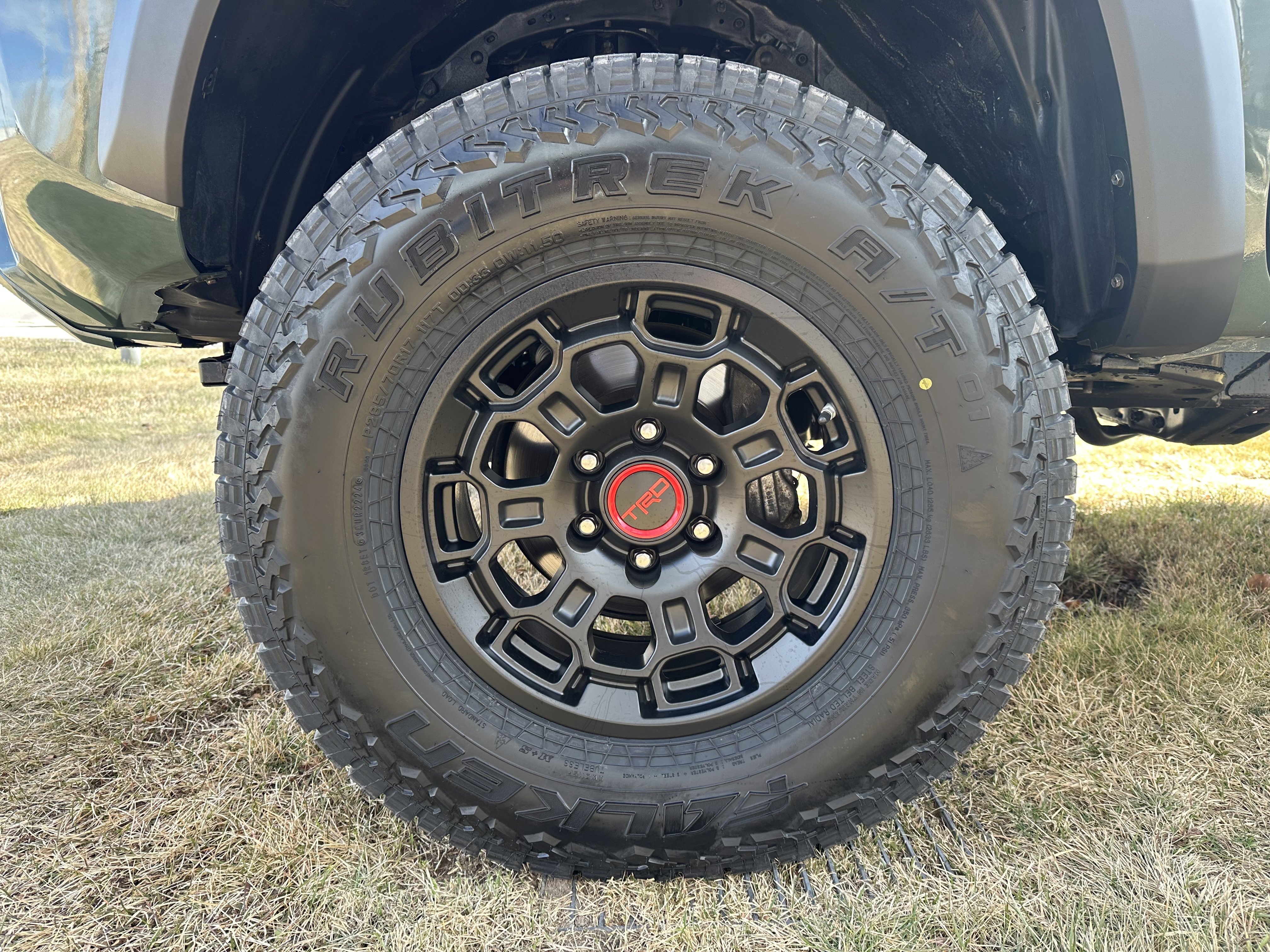 Used 2022 Toyota Tacoma TRD Off-Road image 13