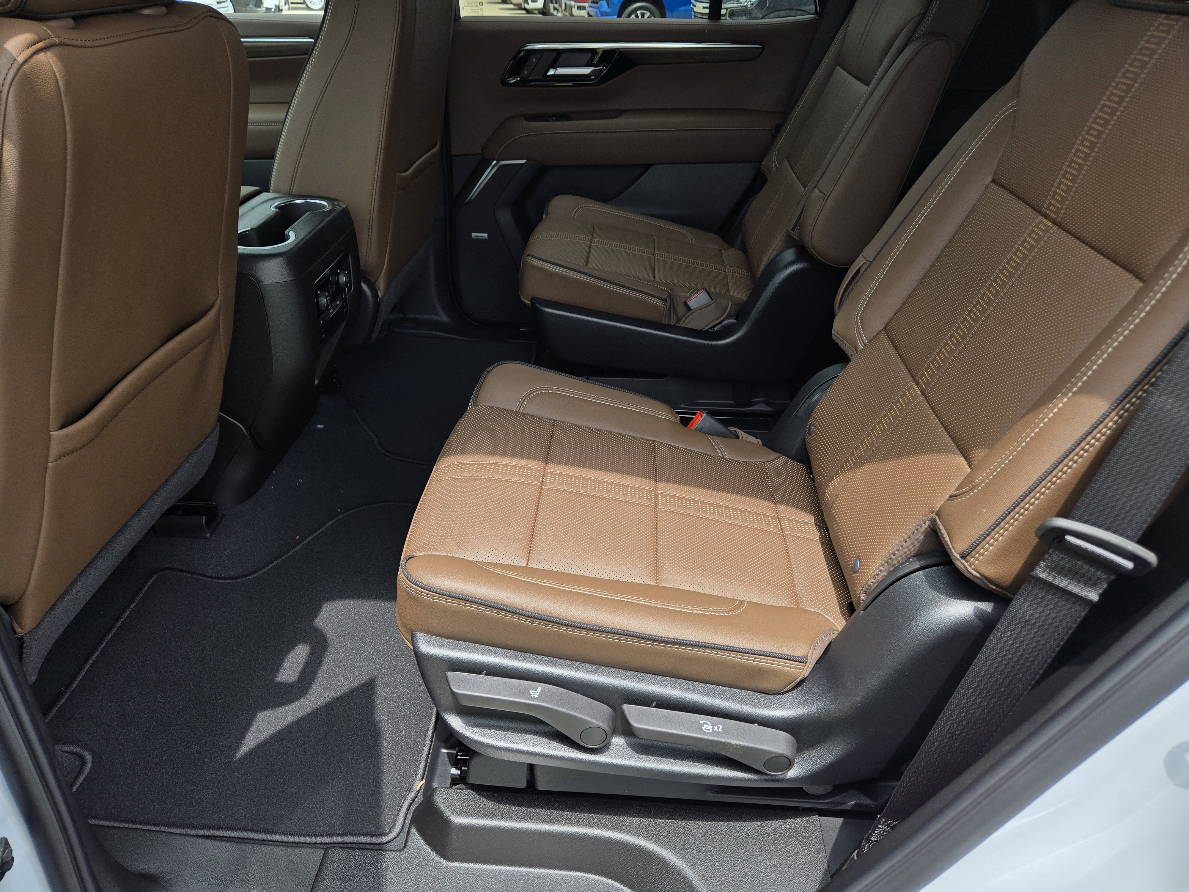 New 2026 Chevrolet Tahoe High Country AWD/4WD image 18